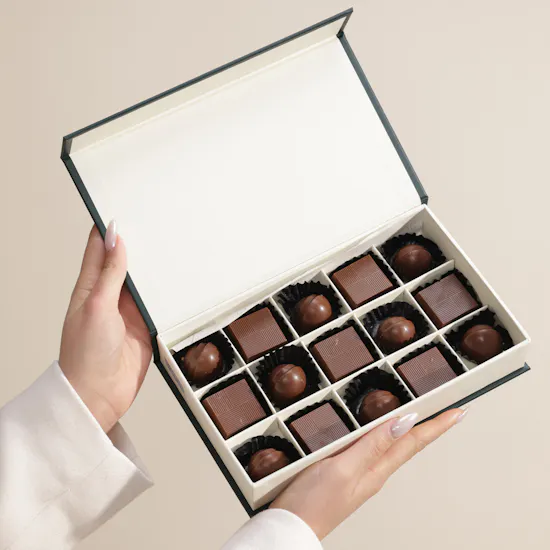 Floward Essence of Joy Small Chocolate Box