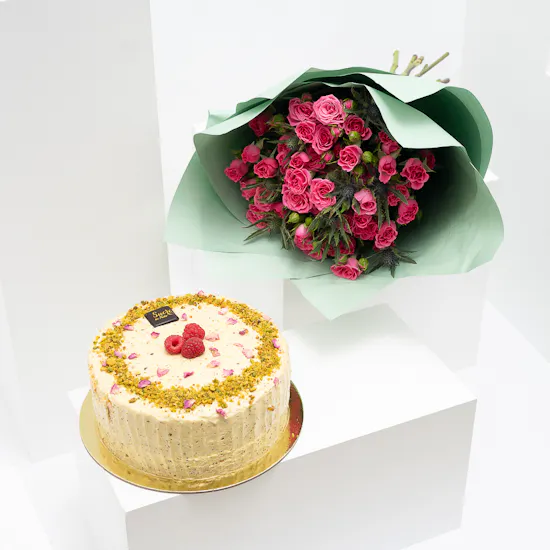Sucre De Nada Pistachio Cake | Fuchsia Baby Roses