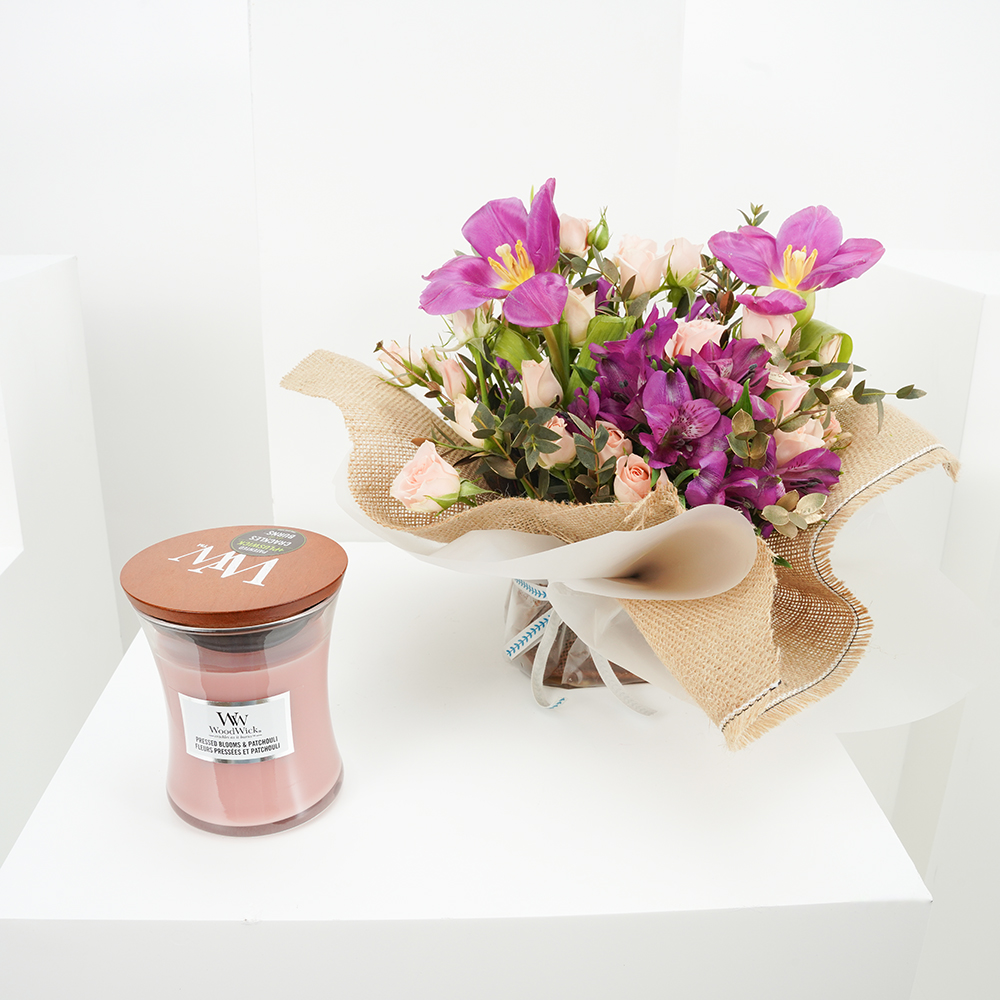 WoodWick Pressed Blooms & Patchouli Medium Candle | Blooms