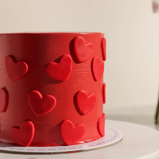 Cle Bakery Red Hearts Cake | Dazzling Red Rose Bouquet