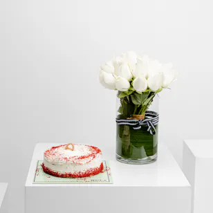 Nola Cake with White Roses Vase