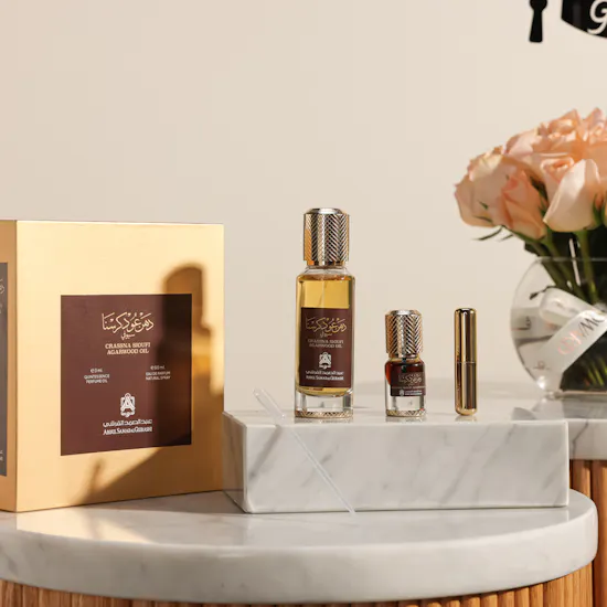 Abdul Samad Al Qurashi Crassna Sioufi Agarwood Oil Set | Graduation Roses Vase