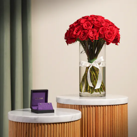 Damas Luxury Earrings | Elegant Flowers Bouquet