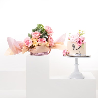 KitKat Cake | Roses Bouquet 