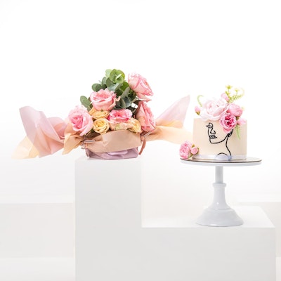 KitKat Cake | Roses Bouquet
