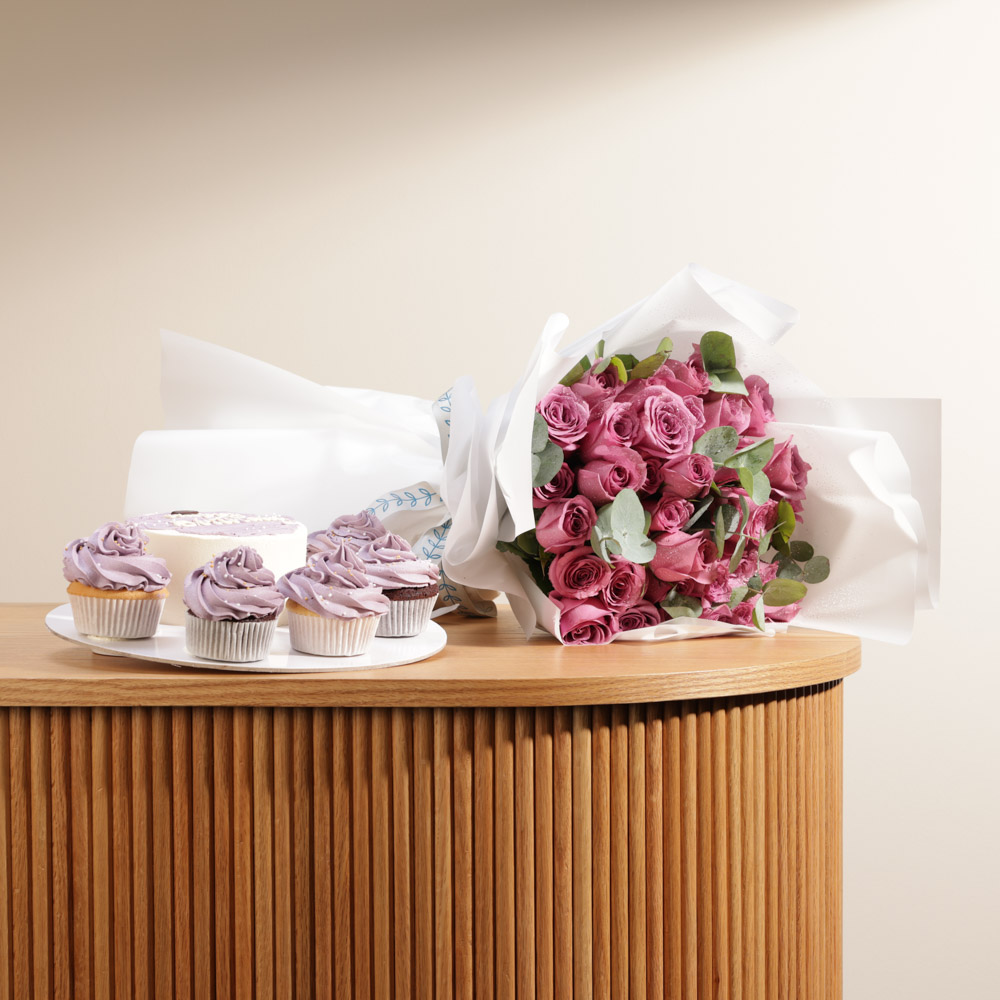 كيك عيد ميلاد سعيد من كرامبلز | جوري بنفسجي 