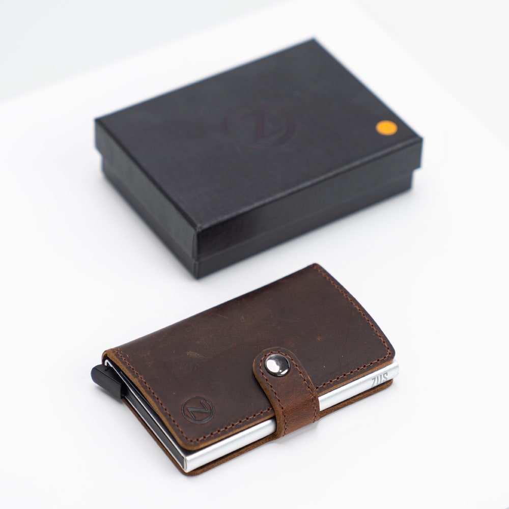 Zus Brown Leather Wallet