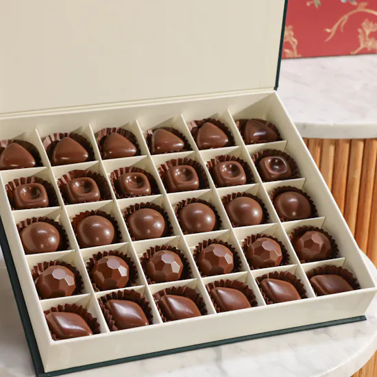 Floward Medium Birdsong Chocolate Box