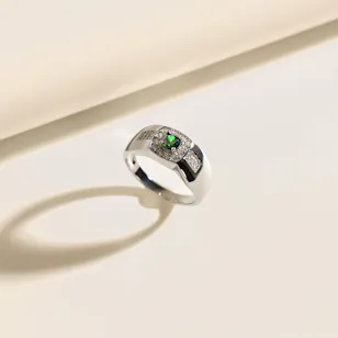 Floward The luxury Green Women's Ring | Size 9