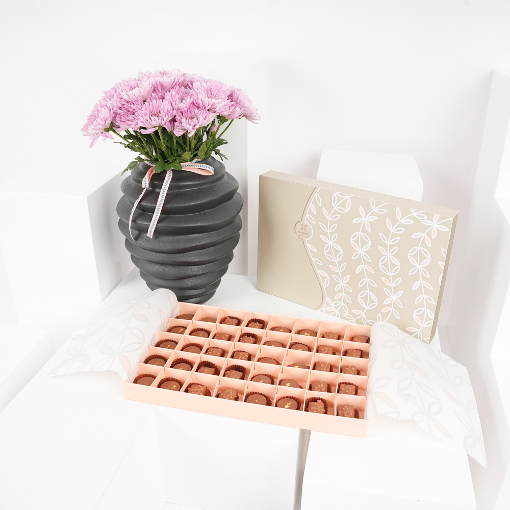 Floward Medium Mixed Chocolate Box | Chrysanthemums