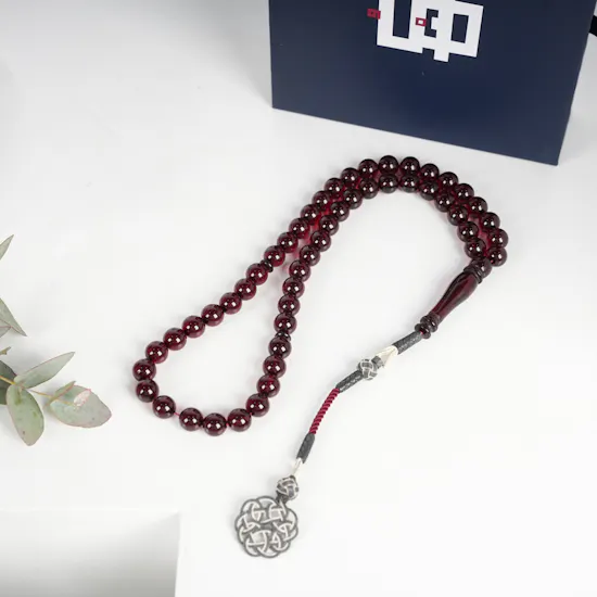 Kun Deer Blood Rosary | Elegant Flowers