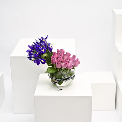 Soft Petals Vase 
