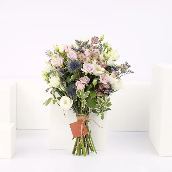 Kind Gesture | Hand Bouquet