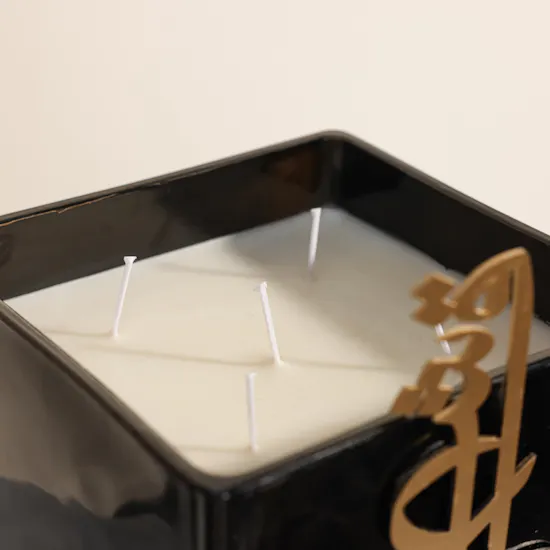 Nine Eshq Scented Candle