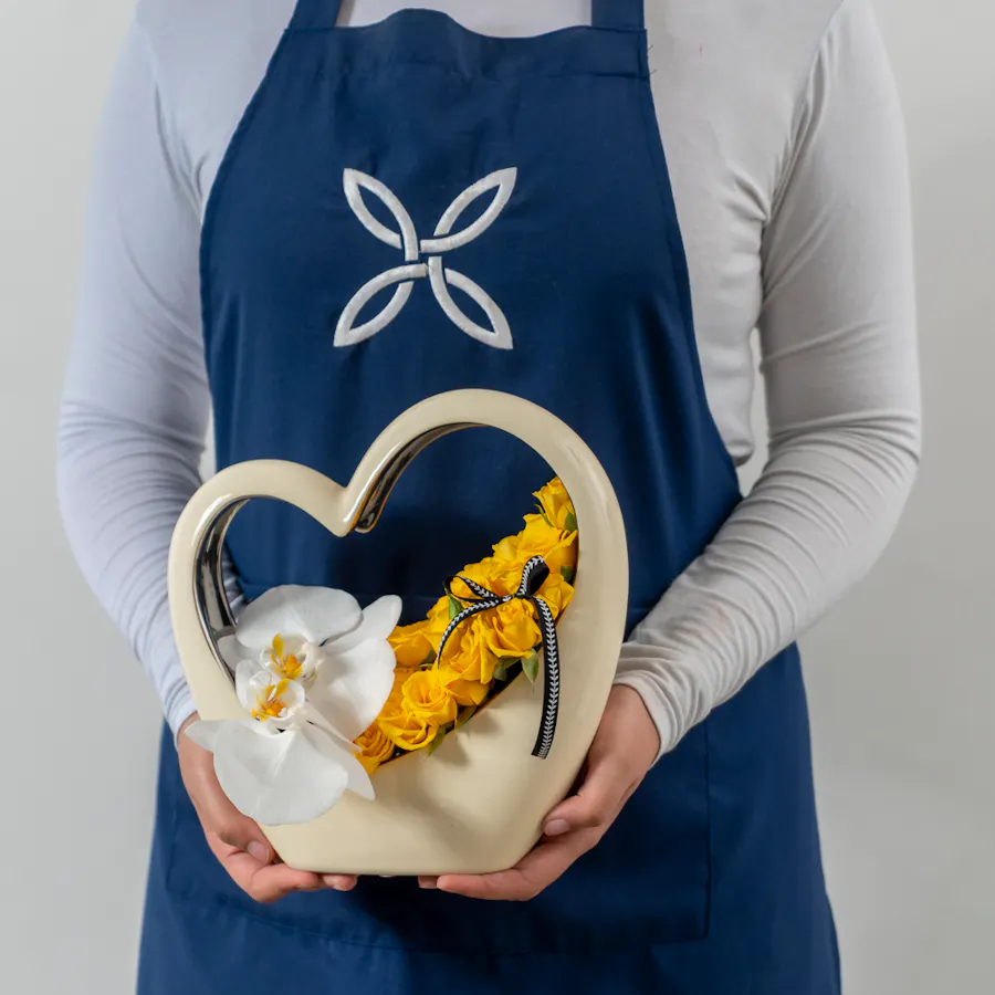 7 Yellow Baby Roses | Heart Vase 3