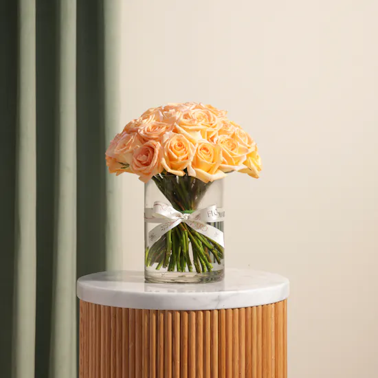 Delicate Peach Rose Vase | 35 Roses
