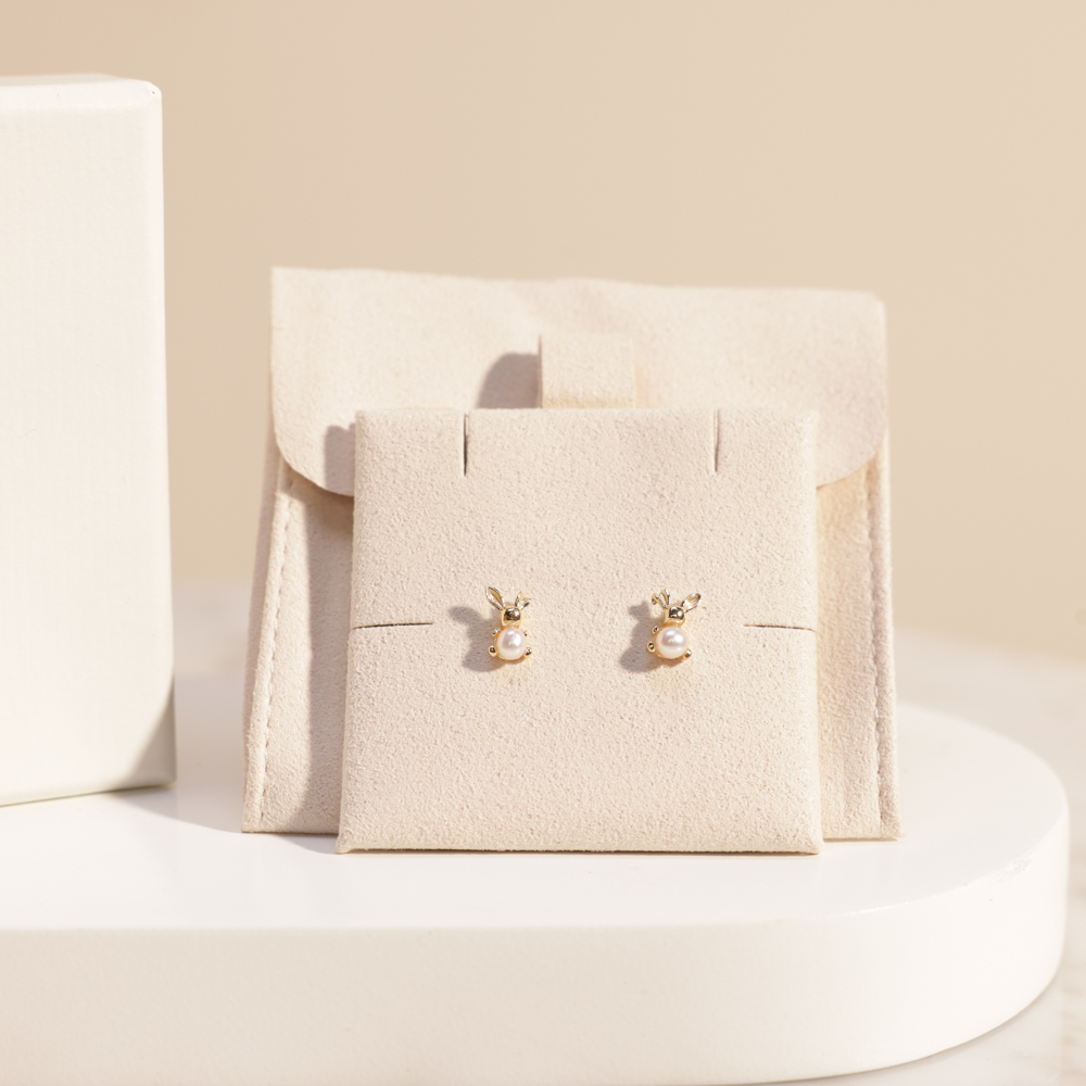 أقراط الأرنب الذهبي من جولز