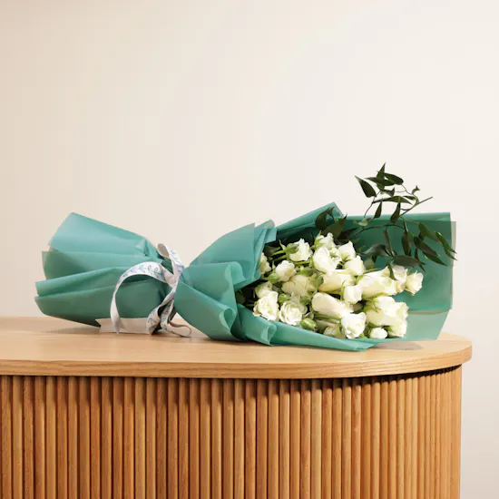 Crumbles Father Cake | White Flowers
