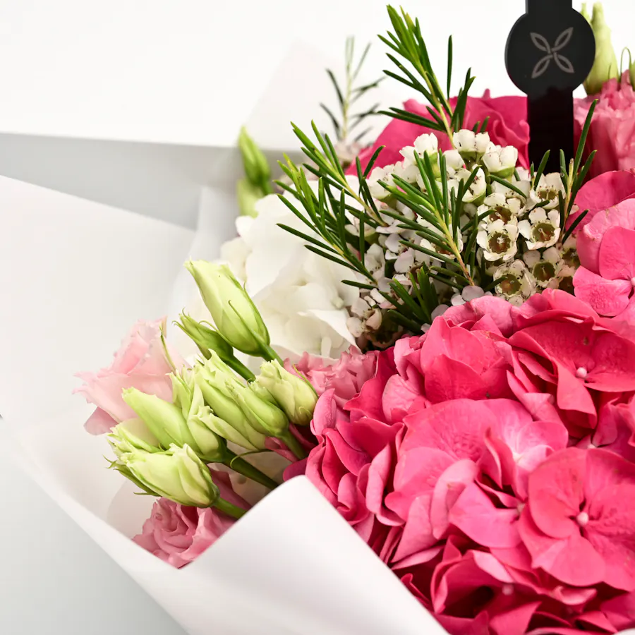 Levo Crepe Dentelle Box with Congratulatory Blooms Bouquet  2