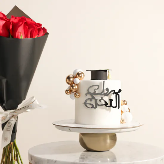 December Cake Elegant Graduation Cake | Soft Roses Bouquet