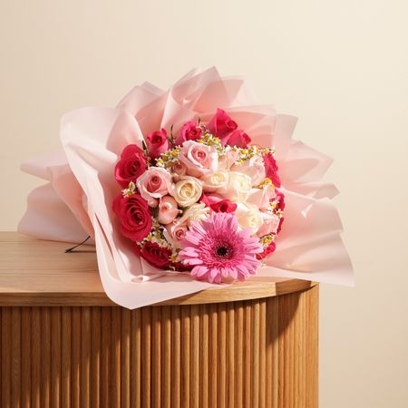 باقة نسيم الزهور الوردية