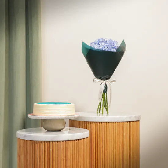 Munch Bakery Blue Velvet Cake | Distinctive Charm Flowers Bouquet