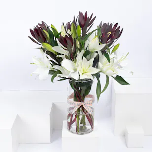 Lilies Annabi Vase