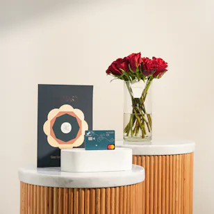 Floward Card | Light Flower Vase