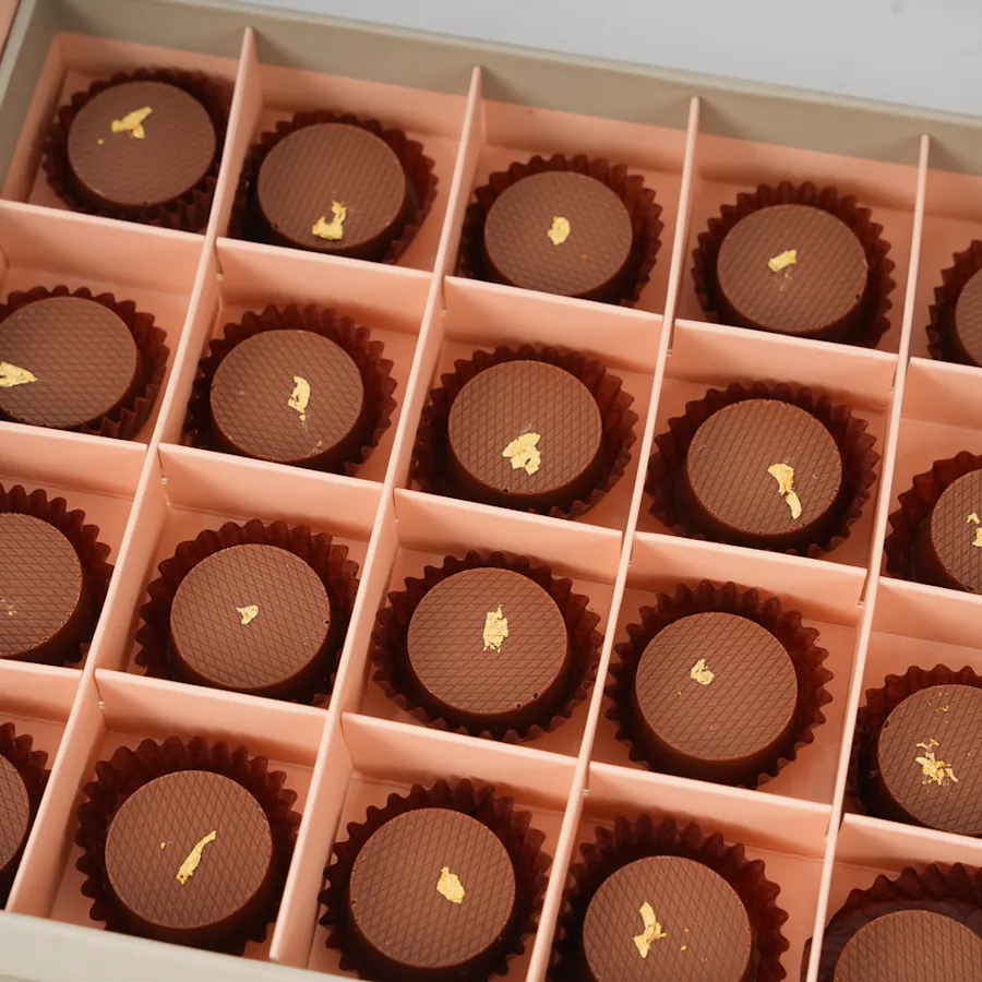 Floward Caramel Chocolate Box | Radiance Bouquet 2
