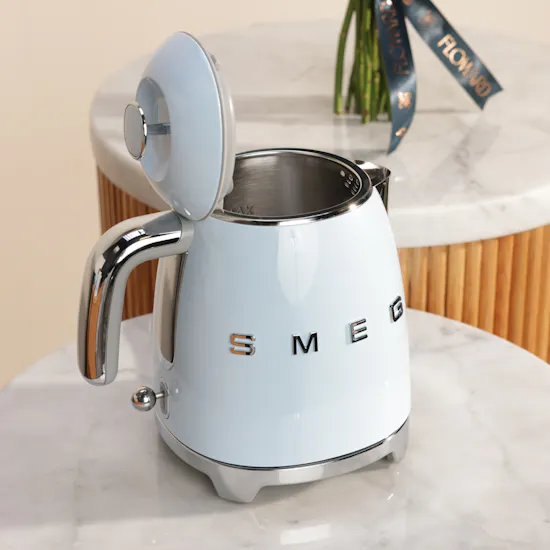 Smeg 50's Style Mini Pastel Blue Kettle | Delightful Flower Bouquet