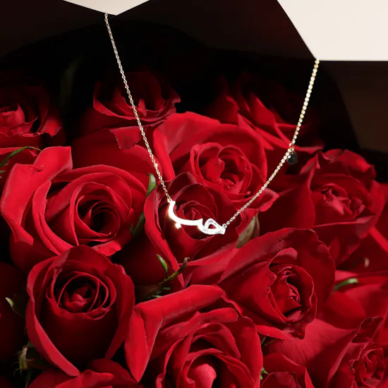 Amal Al Majed Hoob Necklace | Red Roses