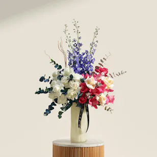 Pinky Glow Roses Vase