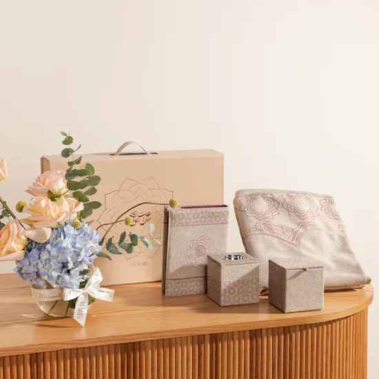 Floward of Inner Peace Set | Blush Harmony Flowers Vase
