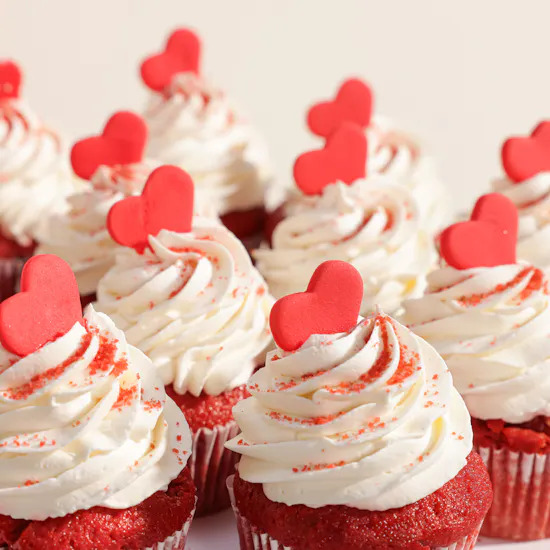 Floward Hearts Red Velvet Cupcakes