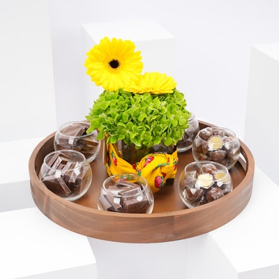 صينية توزيعات شوكولاتة  من فلاورد | زهور مشرقة