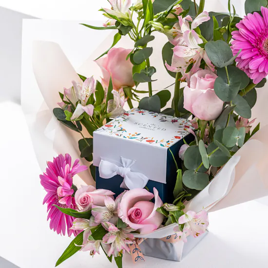 Lilies Candle | Wonderland Petals