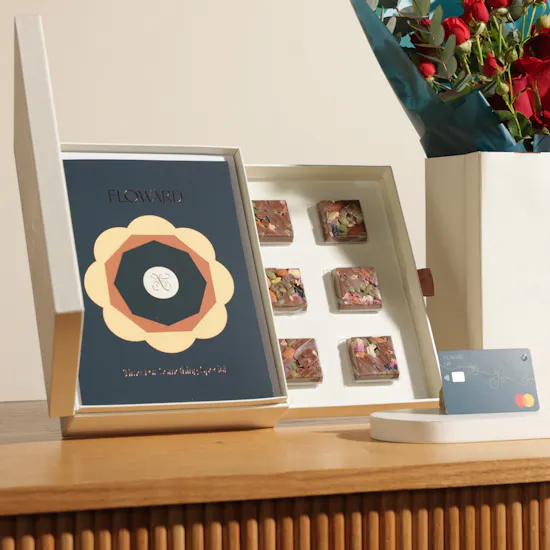Floward 50 BHD Card and Chocolate Box | Sweet Sparkling Flower