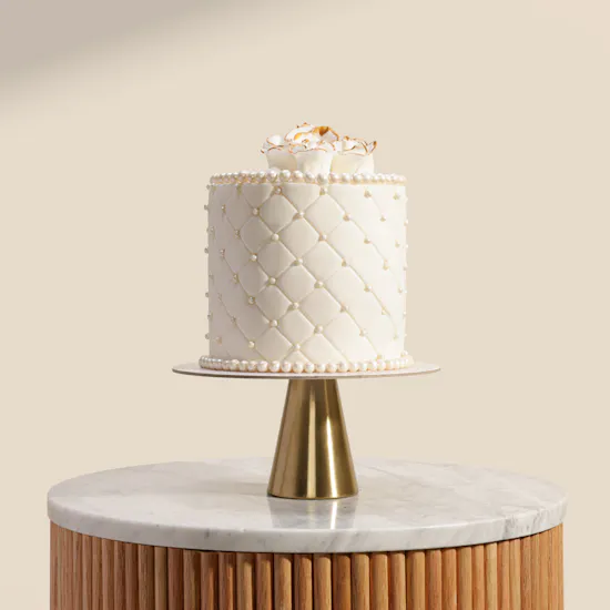 Floward Royal Pearl Crown Cake