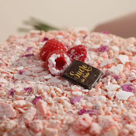 Sucre de Nada La Vie en Rose Cake | Delightful Flowers Bouquet