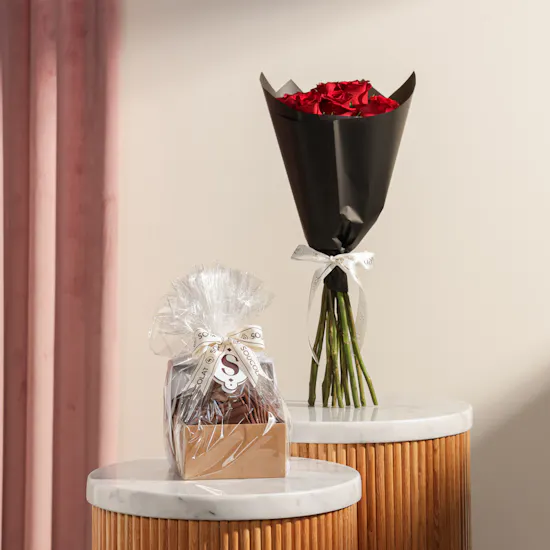 Soucolat Flakes Athel 43% Milk Chocolate Box | Glowy Flowers