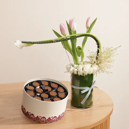 Hanoverian Chocolates Box | Soft Elegance Vase