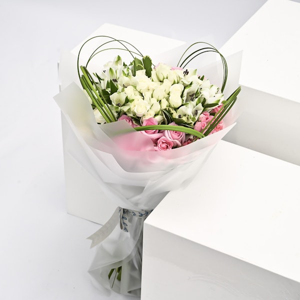 Splendid Roses Bouquet Floward Jeddah