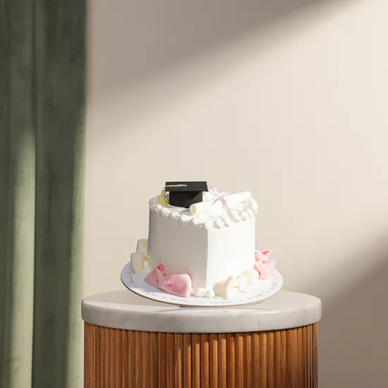 Floward Graduation Heart White Cake