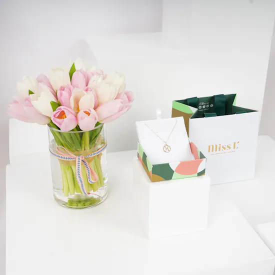 Miss L Pisces Zodiac Sign Gold Necklace | Tulips Vase