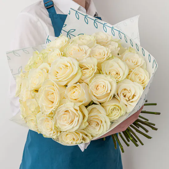 35 White Roses