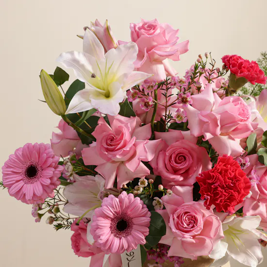 Rosy Notes Floral Vase