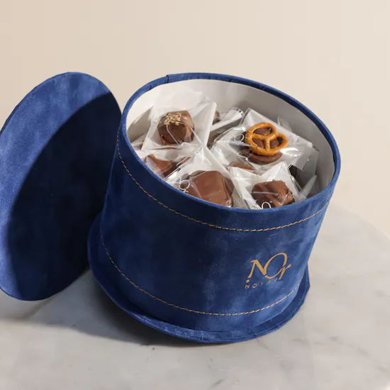 Nor Noyau Round Blue Velvet Medium Chocolate Box
