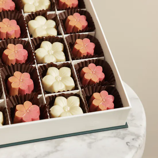 Floward Roses Medium Chocolate Box
