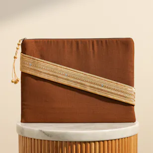Wrth Al-Ahsa Dark Brown Bisht Bag