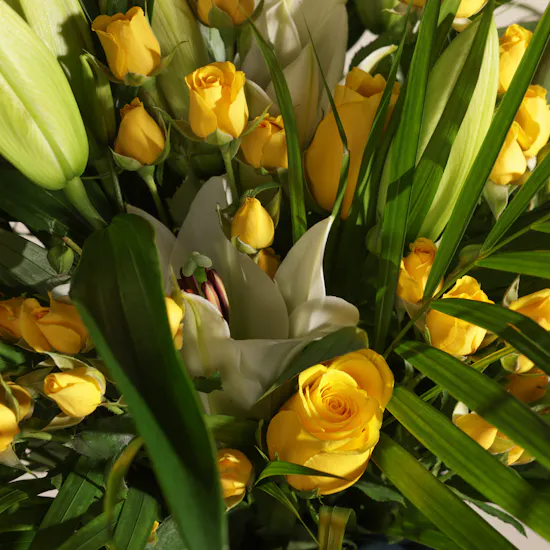 Golden Veil Flower Vase